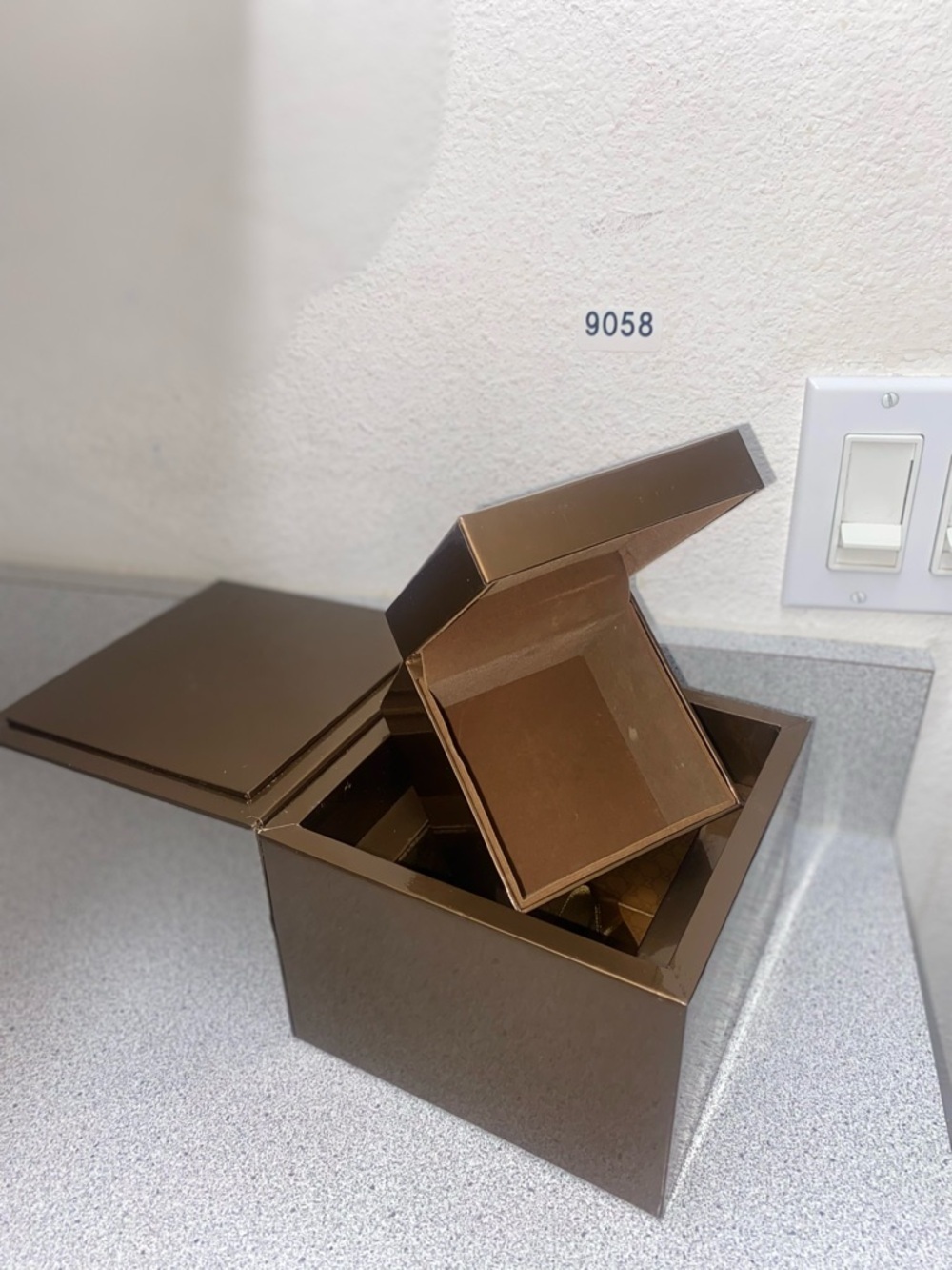 Gucci Brown and Gold Box Bundle EUC - 9058 - Picture 4 of 13